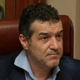 Gigi Becali: "N-am avut niciodata contract cu Olaroiu"