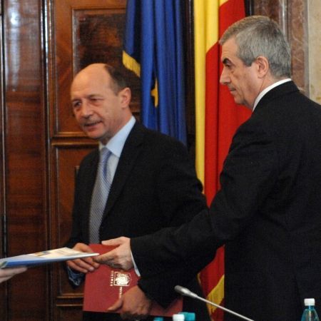 Traian Basescu a scos mitraliera