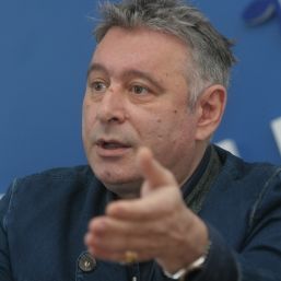 DECLARATIILE SAPTAMANII: "Romanii si-au pierdut inteligenta".