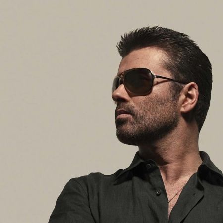 STAR FLASH: George Michael star-TV