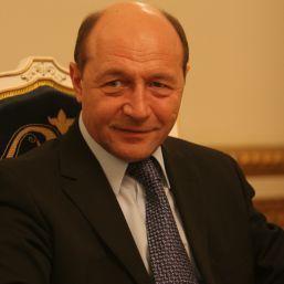 Basescu: "Guvernul functioneaza prost"