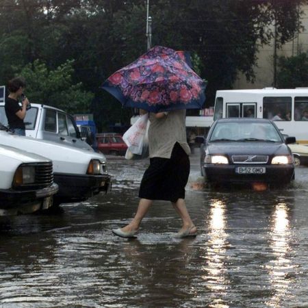 Furtuni si arsita in weekend