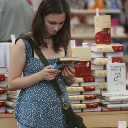 Putini vizitatori la Bookfest