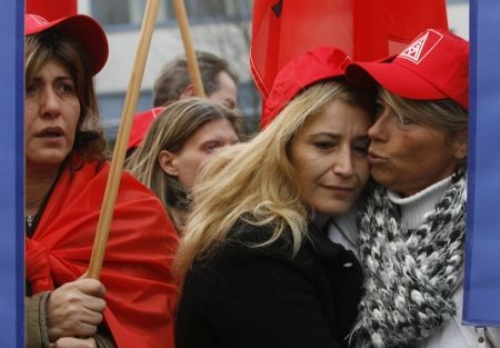 Telefonul saracului a cucerit lumea