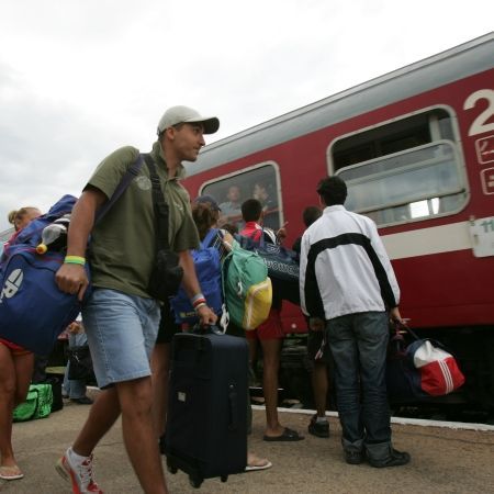 Trenurile spre litoral, trase pe linie moarta