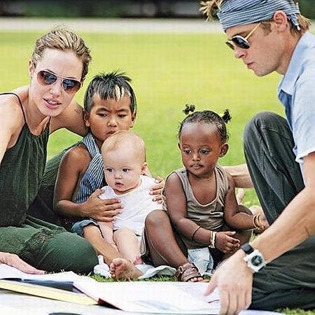 Angelina Jolie si Brad Pitt, cea mai scumpa  fotografie