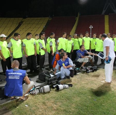 Umiliti de derbedeii stadioanelor, "brotacii" se razbuna pe ziaristi