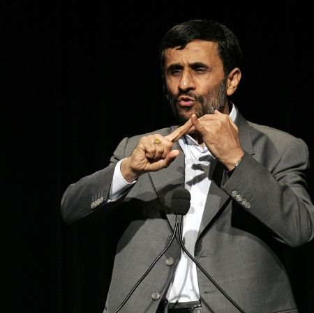 Aplauze si huiduieli pentru Ahmadinejad