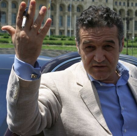 Becali: "I-am dat 300 lui Borcea si 200 lui Rednic"