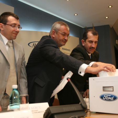 Ford se tocmeste pentru fiecare cent in plus