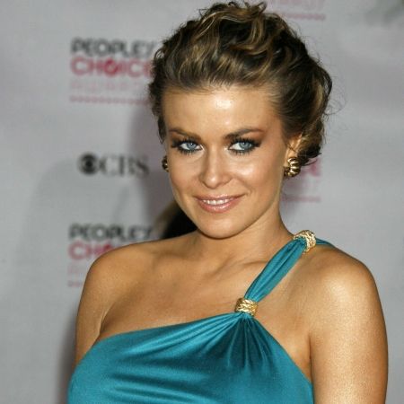 Carmen Electra defilează în lenjerie intimă