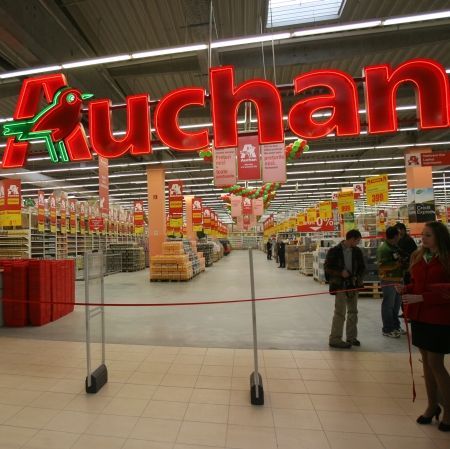 Zece magazine Auchan in fiecare an