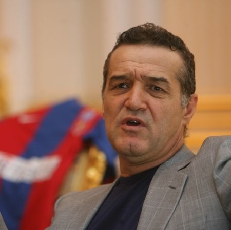 Becali, succes in randul tinerilor