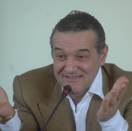 Becali se bate pentru titlul de cel mai prost investitor