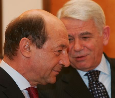 Băsescu îl ameninţă pe Meleşcanu cu suspendarea