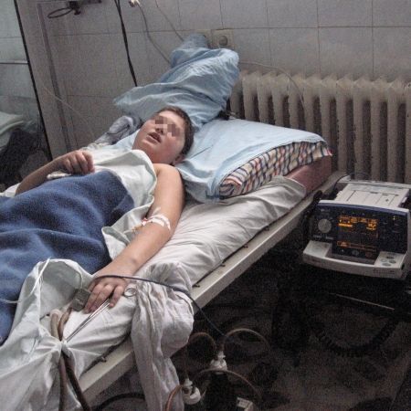 Copil injunghiat dupa o cearta pe internet
