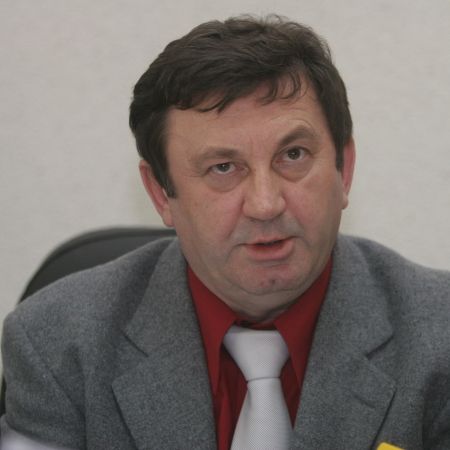 Plângere penală împotriva premierului