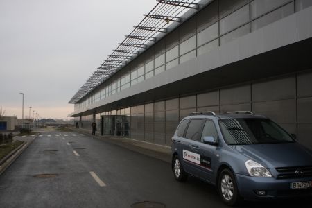 Aeroportul din Sibiu este părăsit de angajaţi