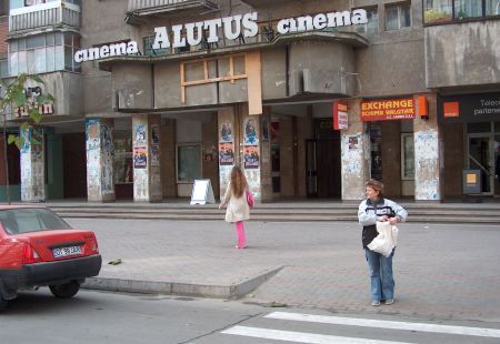 Cinematograful „Alutus“, complex cultural cu sală de teatru