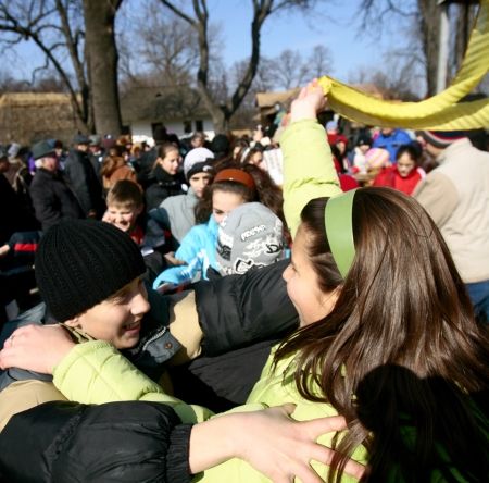 Dragoste pe româneşte şi chefuri pe măsură