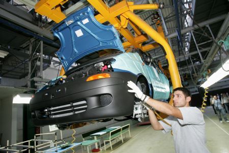 Ford mai scoate bani pentru Craiova