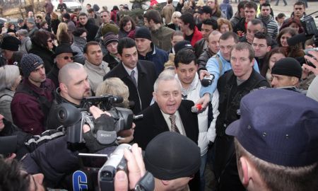 Gâlceava universitarilor, cu pumni şi jandarmi