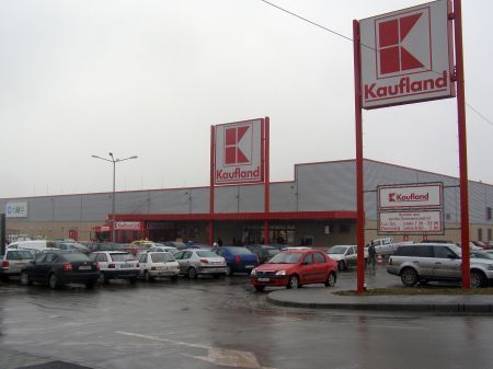 Hipermarketul Kaufland, construit cu „ţepe“