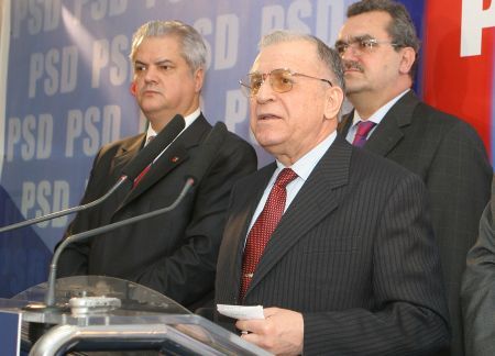 Iliescu salută reactivarea lui Mitrea şi Năstase