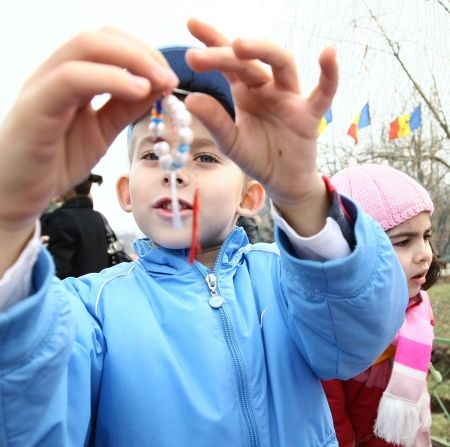 Mărţişorul, între nepoţi şi bunici