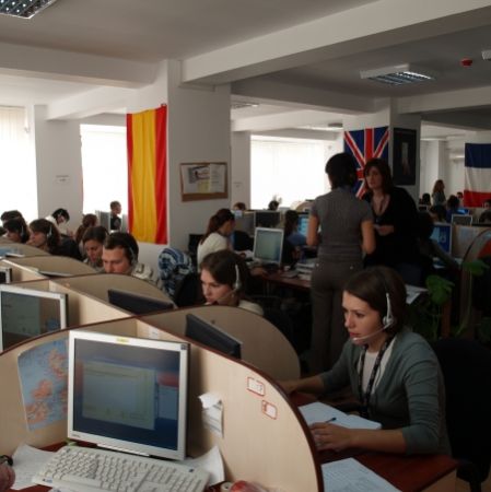 Recrutări masive în call-center