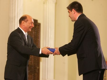 Băsescu i-a asigurat lui Deaconu un loc de veci