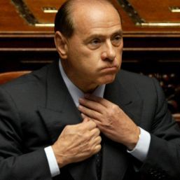 Berlusconi, criticat pentru gluma cu studenta