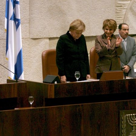 Merkel a salutat în ebraică parlamentul israelian