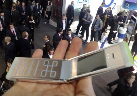 Nokia din pneuri şi sticle reciclate