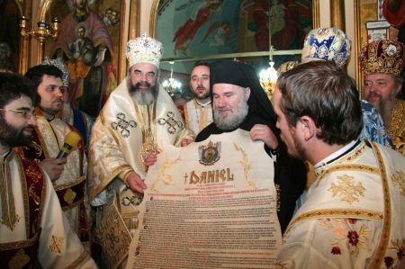 Patriarhul Daniel l-a întronizat pe episcopul de Tulcea