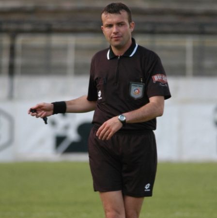 „Pinalti“ către arbitrul Martiş: „Tâlharule!“