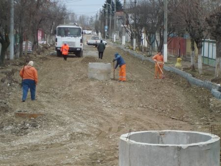 Trafic bulversat de reparaţiile stradale