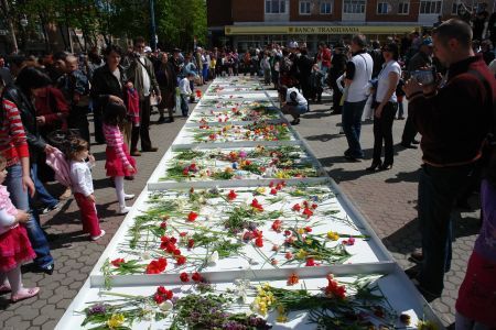 A şasea cruce de flori