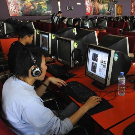 Chinezii iau cu asalt spaţiul virtual