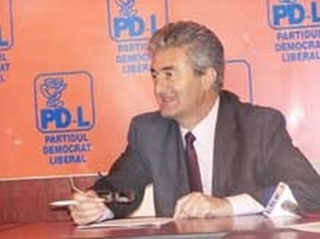 Doi traseişti politici, în topul preferinţelor pentru Primăria Drobeta-Turnu Severin