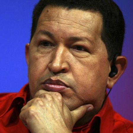 Hugo Chavez naţionalizează cimentul