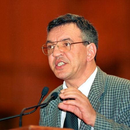 Păcuraru: "Muncitorii români din Italia şi Spania, interesaţi să se întoarcă în ţară"