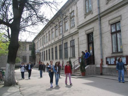 Şcoli europene la Iaşi şi la Cluj