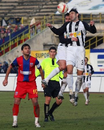 „Steaua e de neoprit“