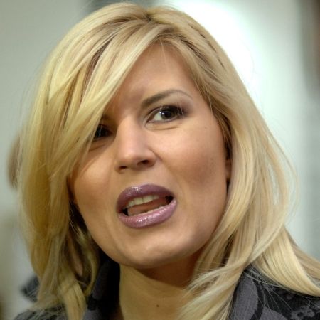 Udrea laudă on-line NATO şi pe Băsescu