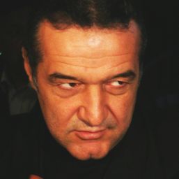 ACUZAT DE DARE DE MITĂ: Gigi Becali riscă 5 ani de închisoare