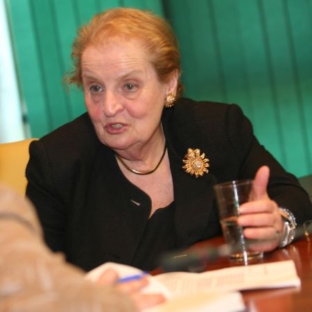 Albright, aliatul româncelor în lupta contra cancerului