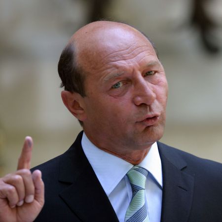 Băsescu: "Începutul campaniei îmi dă senzaţia de blat"