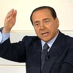 Berlusconi, tot mai popular