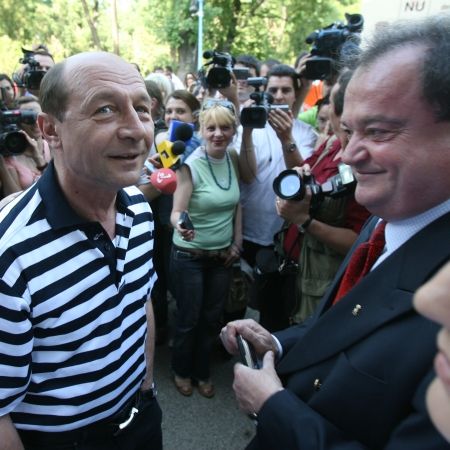 "Îl simt pe Băsescu lângă mine"
